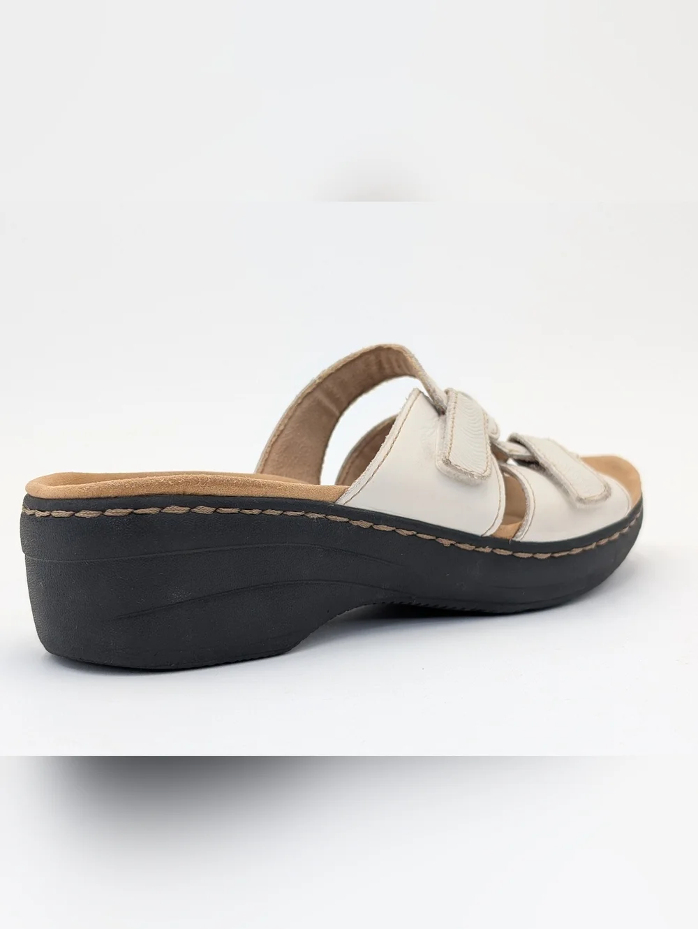 Clarks Merliah Karli Sz 7.5 White Ripple Cushioned Textured Leather Wedge Sandal